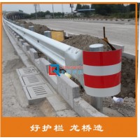 大同波形板防撞護(hù)欄廠 大同鄉(xiāng)村鄉(xiāng)鎮(zhèn)道路防撞欄規(guī)格 龍橋